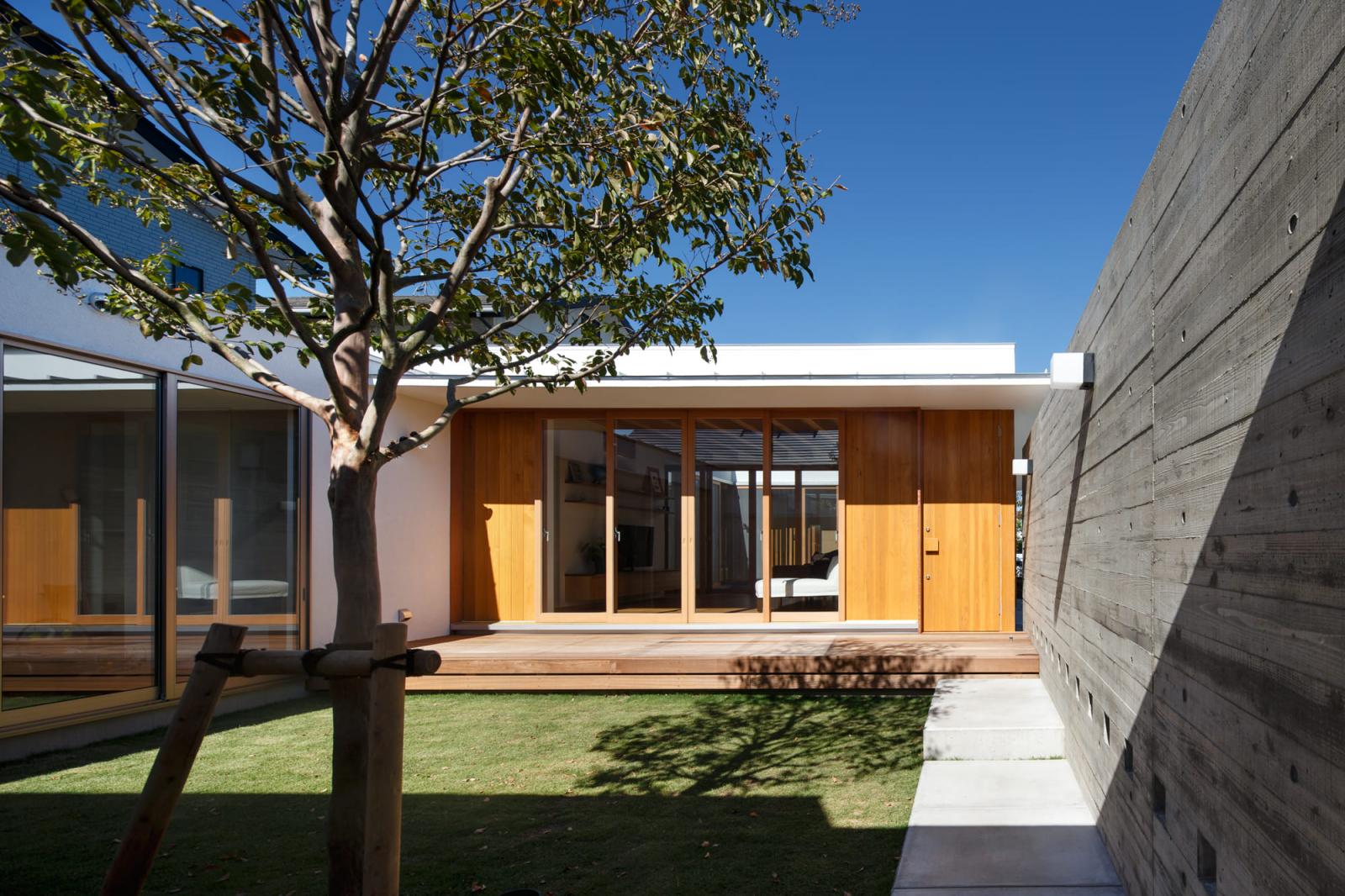 THE GARAGE HOUSE